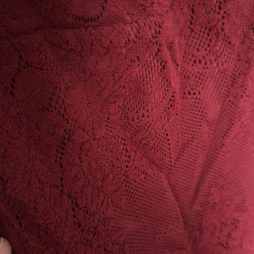 Red Lace Mini - Picture 5 of 9